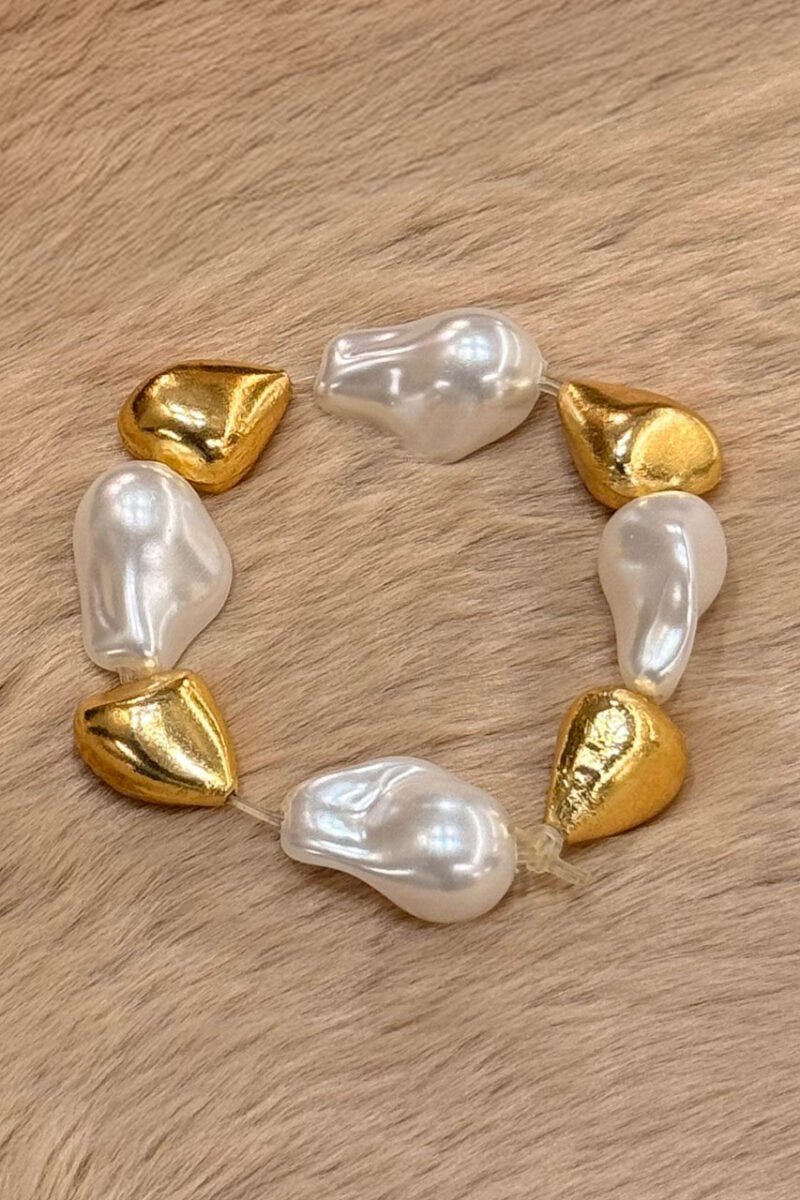 Golden Heart Pearl Necklace - Image 3